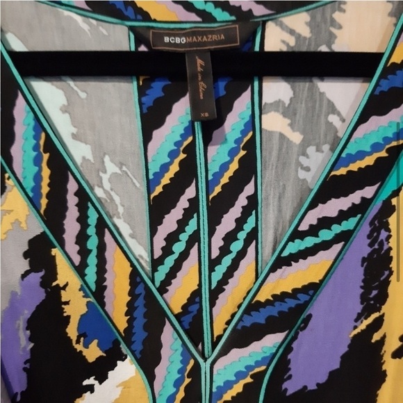 Beautiful Boho BCBG MazAzria Soft shift style dress with waist tie - XS - Picture 4 of 6